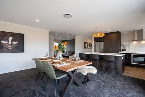 Photo of property in 9 Vogwill Road, Kumeu, 0810
