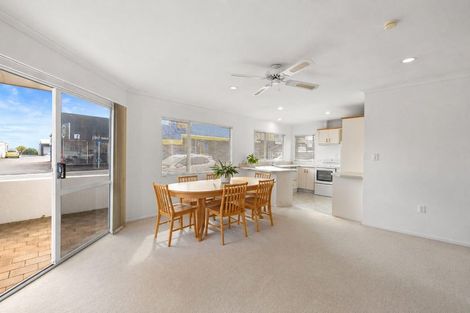 Photo of property in 1 Strandon Place, Strandon, New Plymouth, 4312