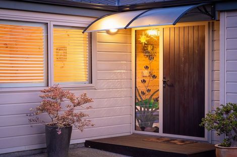 Photo of property in 27 Cascade Way, Paraparaumu, 5032