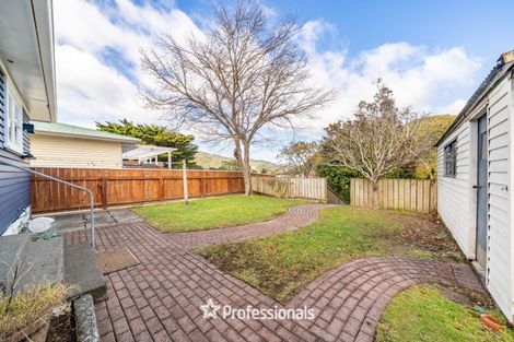 Photo of property in 98 Wood Street, Wainuiomata, Lower Hutt, 5014