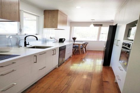 Photo of property in 140 Ti Rakau Drive, Pakuranga, Auckland, 2010