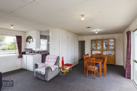 Photo of property in 26 Cumberland Place, Kelvin Grove, Palmerston North, 4414