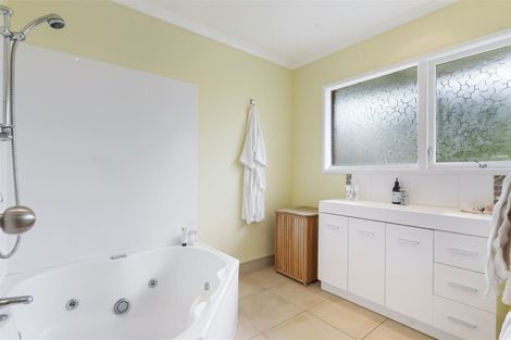Photo of property in 4 Colum Place, Bucklands Beach, Auckland, 2014