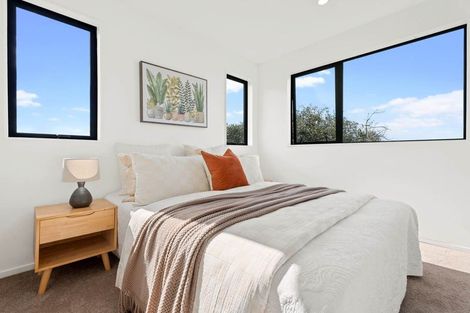 Photo of property in 19 Ellesmere Crescent, Pakuranga Heights, Auckland, 2010
