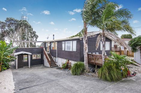 Photo of property in 80 Royal Road, Massey, Auckland, 0614