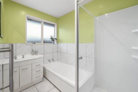 Photo of property in 33 Daniels Road, Redwood, Christchurch, 8051