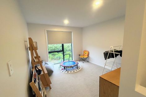 Photo of property in 42 Koreke Close, Kenepuru, Porirua, 5022