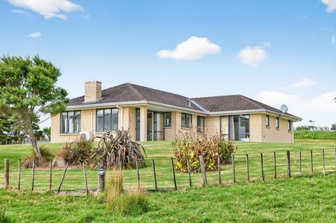 Photo of property in 667 Pahi Road, Pahi, Paparoa, 0571