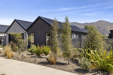Photo of property in 37 Farrant Drive, Wanaka, 9305