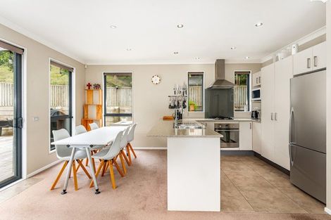 Photo of property in 8 Botany Lane, Whitby, Porirua, 5024