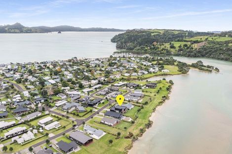 Photo of property in 18 Admiral Drive, Cooks Beach, Whitianga, 3591