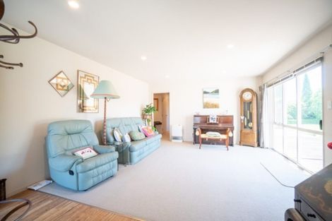 Photo of property in 24 Lancewood Lane, Roslyn, Palmerston North, 4414