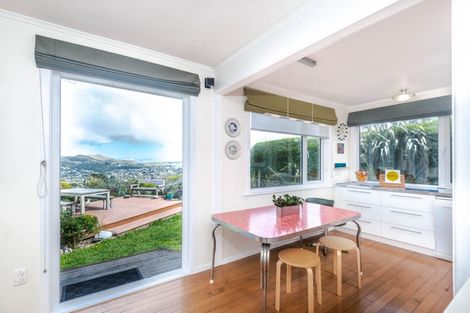 Photo of property in 9 Ruskin Road, Newlands, Wellington, 6037