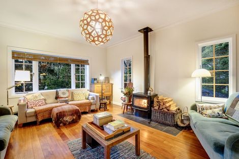 Photo of property in 16 Walter Road, Lowry Bay, Lower Hutt, 5013