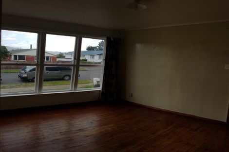 Photo of property in 66- 68 Waihora Crescent, Waitangirua, Porirua, 5024