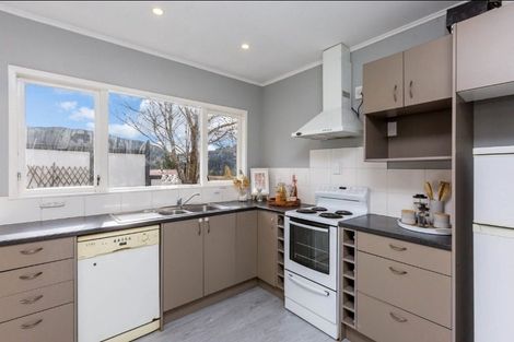 Photo of property in 15 Holborn Drive, Stokes Valley, Lower Hutt, 5019