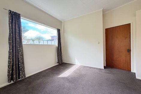 Photo of property in 10 Westview Grove, Miramar, Wellington, 6022