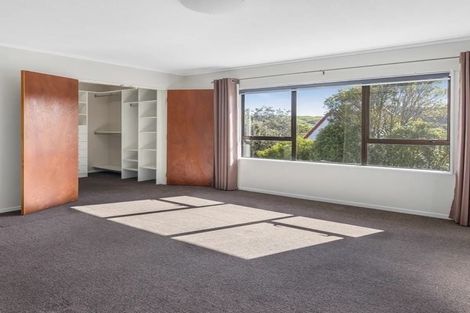 Photo of property in 9 Curacao Place, Grenada Village, Wellington, 6037