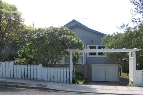 Photo of property in 15 Montana Avenue, Murrays Bay, Auckland, 0630
