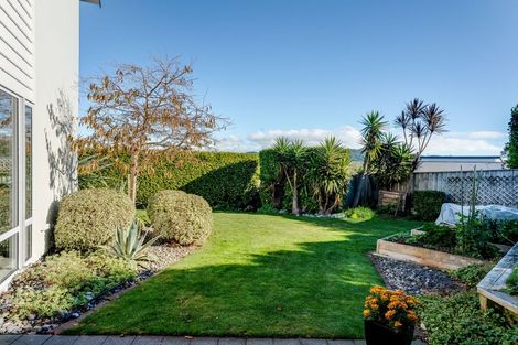 Photo of property in 6 Sumner Terrace, Aotea, Porirua, 5024