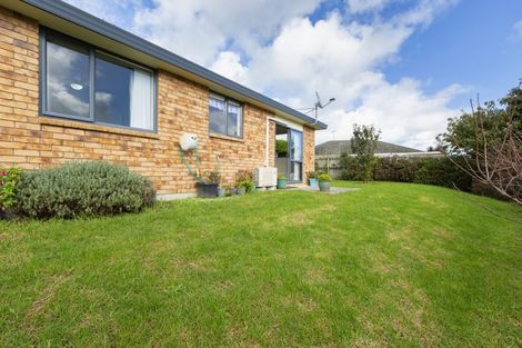 Photo of property in 12 Magnolia Drive, Waiuku, 2123