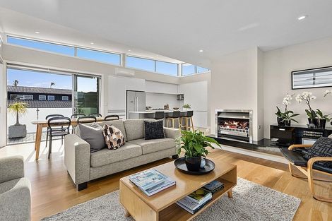 Photo of property in 49 Seaview Road, Castor Bay, Auckland, 0620