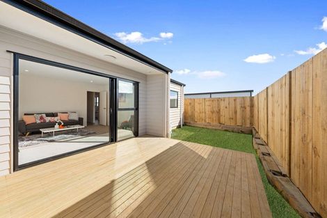 Photo of property in 19 Auranga Drive, Karaka, Papakura, 2113
