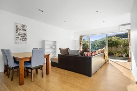 Photo of property in 73 Saddleback Grove, Karori, Wellington, 6012