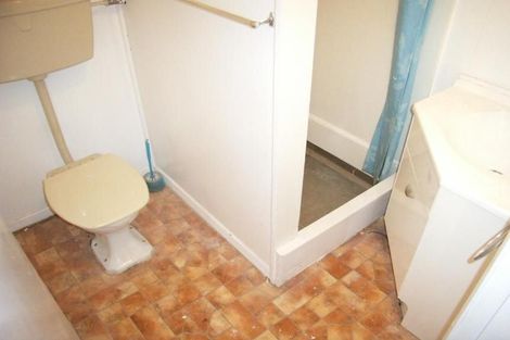 Photo of property in 42 Chaytor Street, Northland, Wellington, 6012