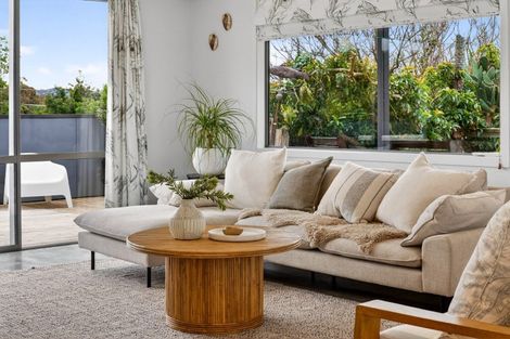 Photo of property in 11 Mer Place, Bay View, Napier, 4104
