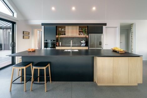 Photo of property in 11 Deans Drive, Wanaka, 9305