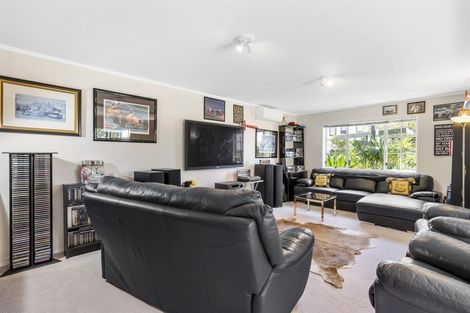 Photo of property in 1/10 Coquille Place, Half Moon Bay, Auckland, 2012