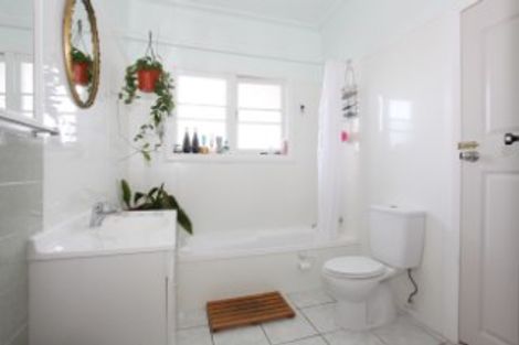 Photo of property in 37 Maeroa Road, Beerescourt, Hamilton, 3200