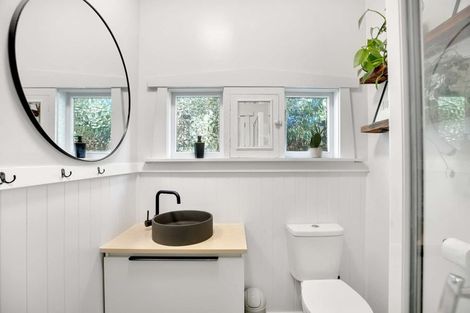 Photo of property in 14 Queens Avenue, Waikuku Beach, 7402