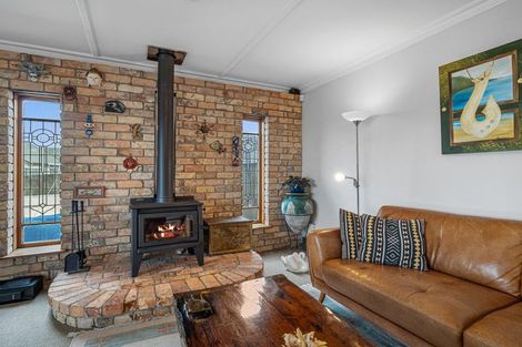 Photo of property in 1/230 East Coast Road, Forrest Hill, Auckland, 0620