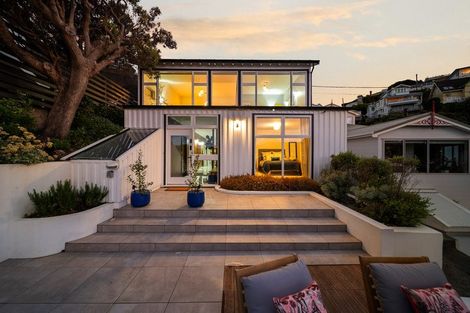 Photo of property in 2 Maida Vale Road, Roseneath, Wellington, 6011