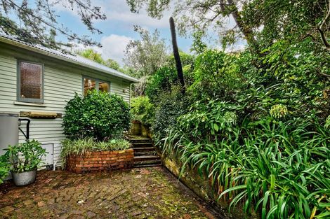 Photo of property in 17 Tio Tio Road, Miramar, Wellington, 6022