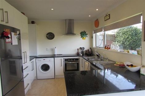 Photo of property in 18a/2 Sherwood Avenue, Te Atatu South, Auckland, 0610