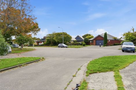 Photo of property in 7 Broadfell Avenue, Avonhead, Christchurch, 8042