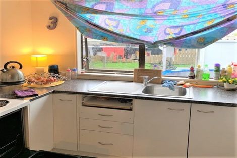 Photo of property in 27 Kamahi Avenue, Hawera, 4610