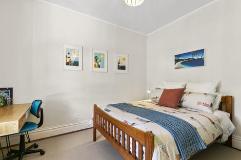 Photo of property in 8 Clifford Road, Johnsonville, Wellington, 6037