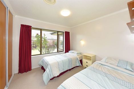Photo of property in 22 Inglewood Place, Avonhead, Christchurch, 8042