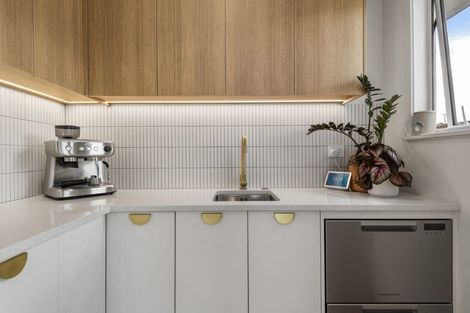 Photo of property in 122a Birkdale Road, Birkdale, Auckland, 0626