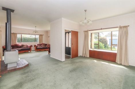 Photo of property in 16 Tainui Terrace, Inglewood, 4330
