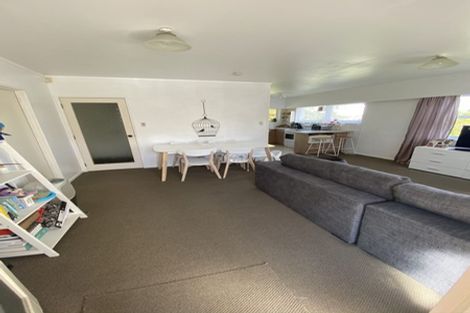 Photo of property in 2/219 Forrest Hill Road, Forrest Hill, Auckland, 0620