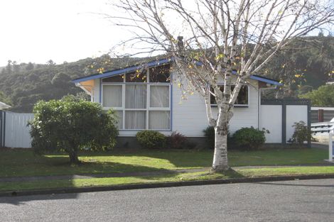 Photo of property in 12 Helvetia Grove, Naenae, Lower Hutt, 5011