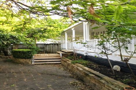 Photo of property in 2a Waller Avenue, Bucklands Beach, Auckland, 2012