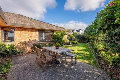 Photo of property in 6 Te Ropata Place, Waikanae Beach, Waikanae, 5036