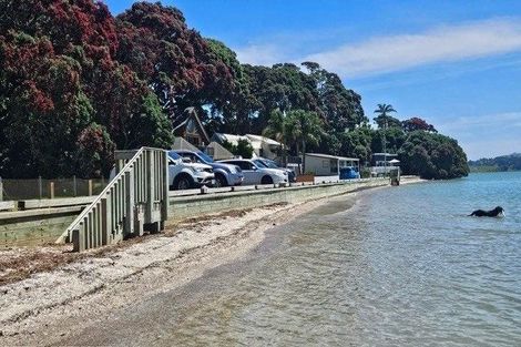 Photo of property in 2 Mutetai Road, Clarks Beach, 2122