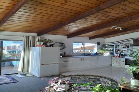 Photo of property in 41c Langton Road, Stanmore Bay, Whangaparaoa, 0932
